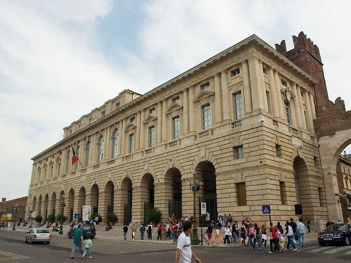 Palazzo Della Gran Guardia